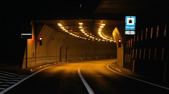  Leissigentunnel 