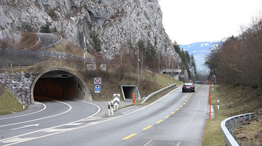  A8 Simmenfluhtunnel 