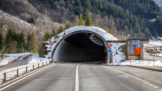  A8 Mitholztunnel 